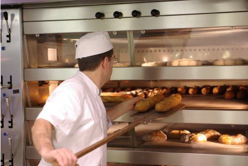 Fabrication du pain en boulangerie